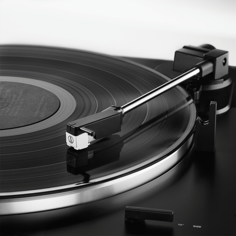 AUDIO-TECHNICA AT-LP60XBTBK GRAMOFON